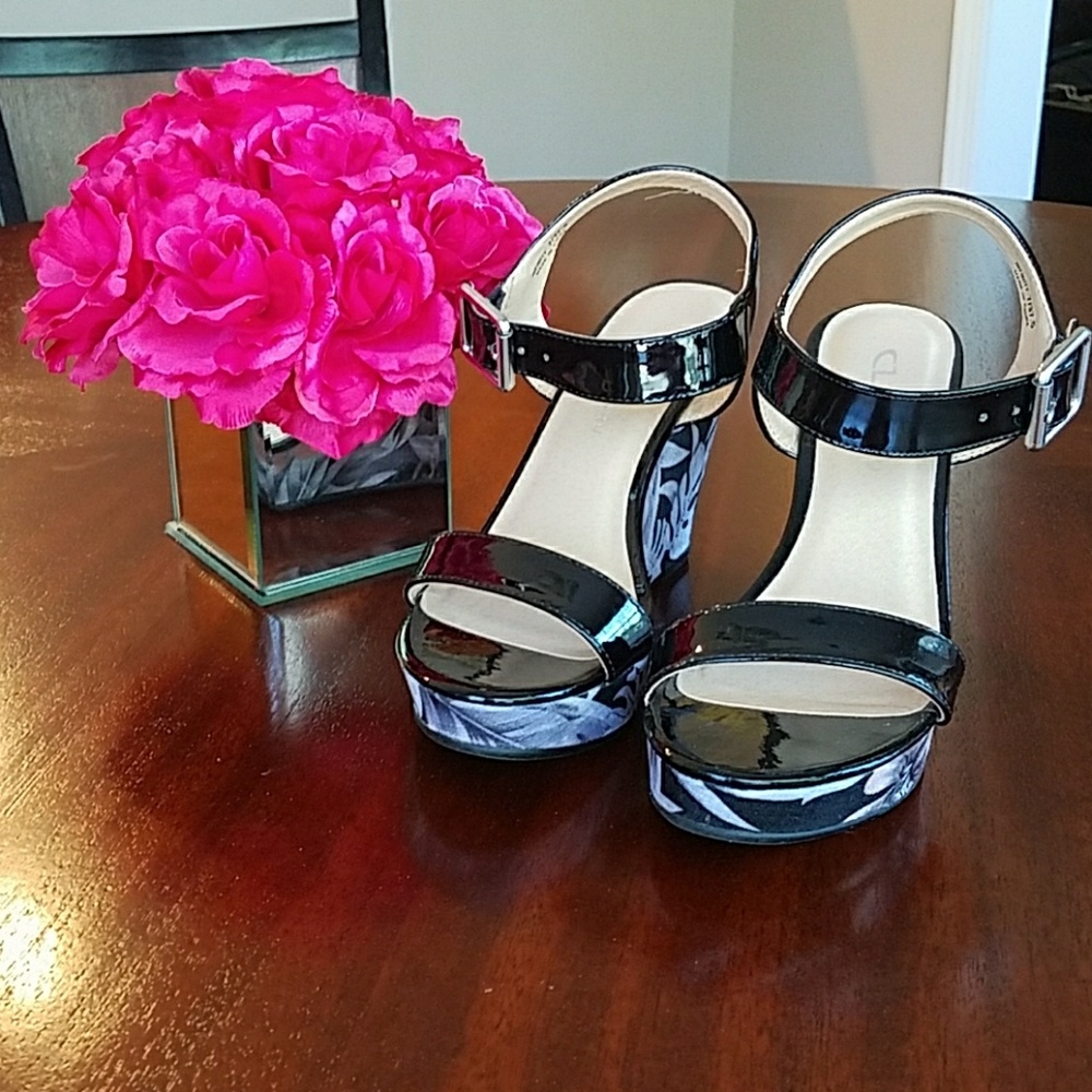 New women wedge shoes 7M